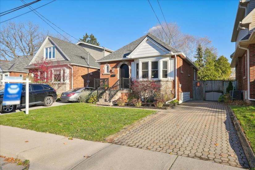 Property listing for 56 Uplands Ave., Hamilton, ON