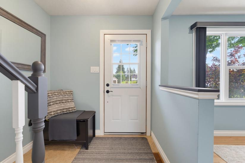 Property listing for 15 Seneca St. S., Cayuga, ON