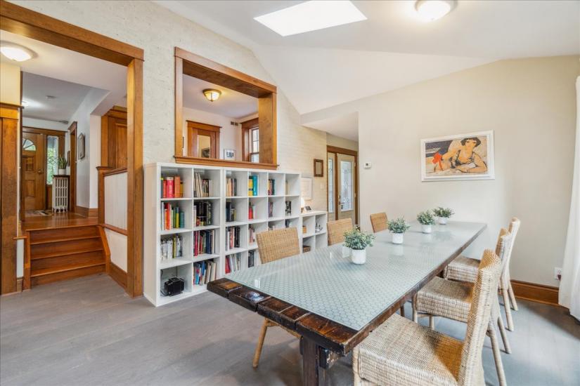 Property listing for 160 Dalewood Cres., Hamilton, ON