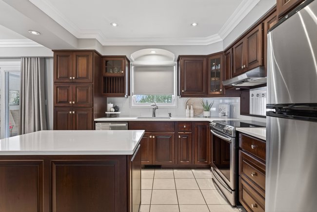 Property listing for 35 Shalfleet Blvd., Brantford, ON