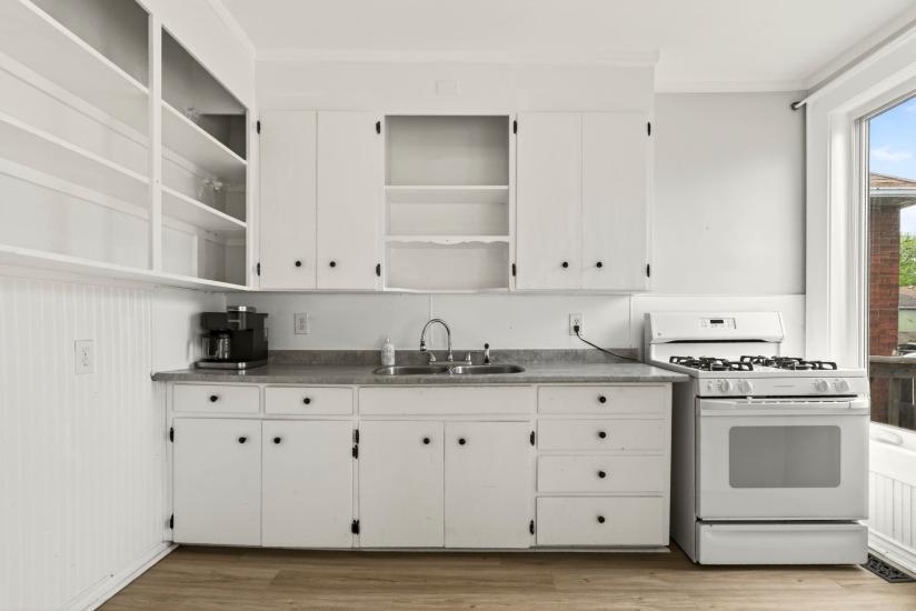 Property listing for 1236 Cannon St. E., Hamilton, ON