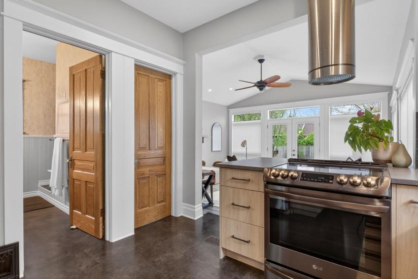 Property listing for 105 Highland Ave., St. Catharines, ON
