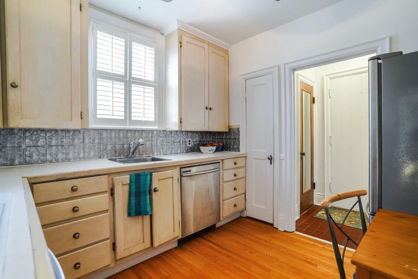 Property listing for 85 Hyde Park Ave, Hamilton, ON