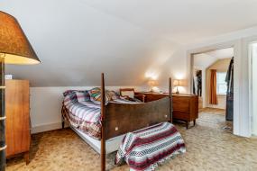 Property listing for 315 Park St. W., Dundas, Ontario