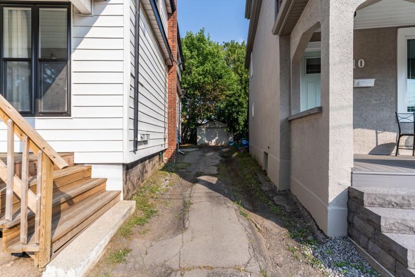 Property listing for 14 Fairview Ave, Hamilton, ON