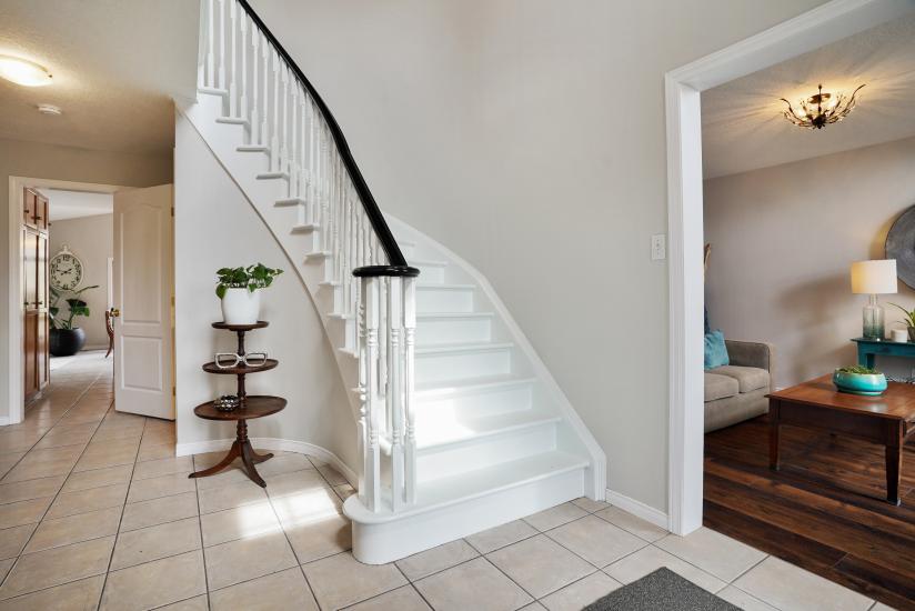 Property listing for 154 Hepburn Cres., Hamilton, ON