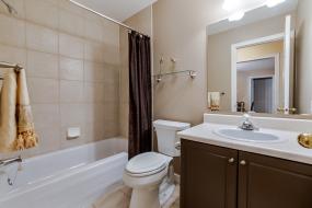 Property listing for 22 Red Haven Dr., Grimsby, ON