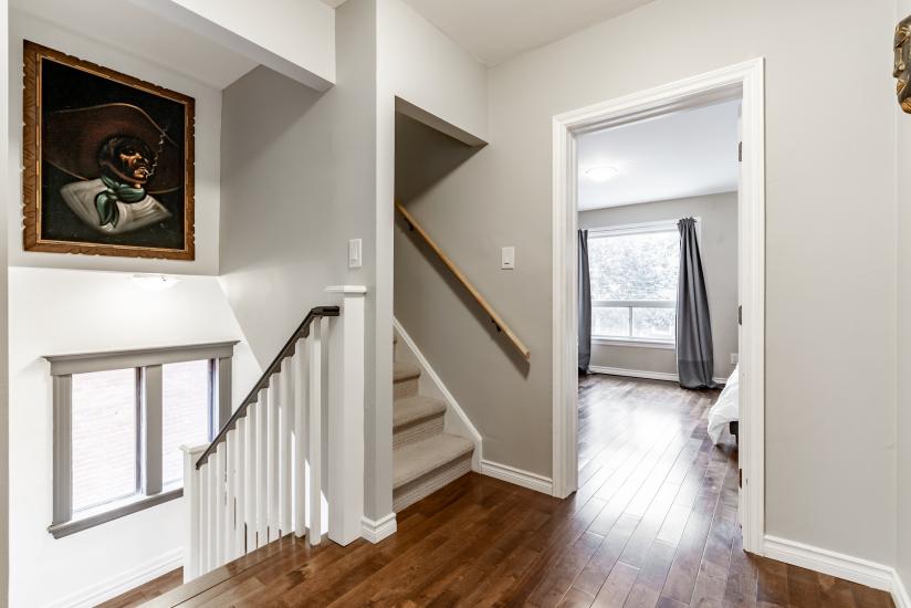 Property listing for 9 Blythe St., Hamilton, ON