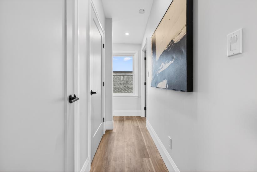 Property listing for 330 East 15th St, Hamilton, ON