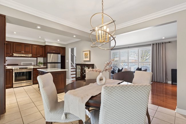 Property listing for 35 Shalfleet Blvd., Brantford, ON