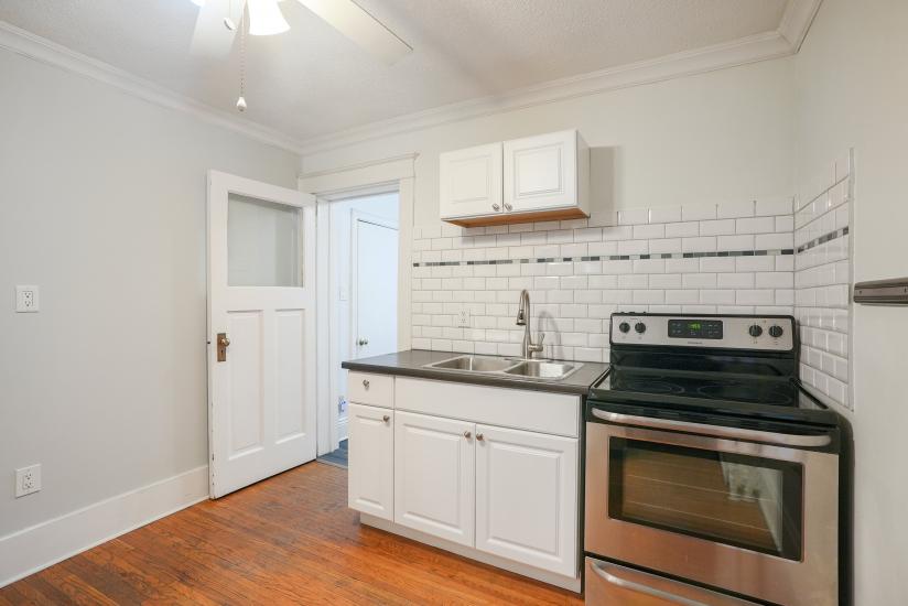 Property listing for 115 Balsam Ave S, Hamilton, ON