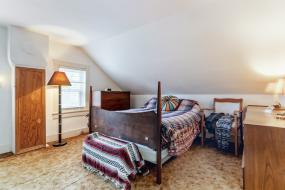 Property listing for 315 Park St. W., Dundas, Ontario