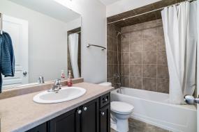 Property listing for #5-370 Stonehenge Dr., Ancaster, ON