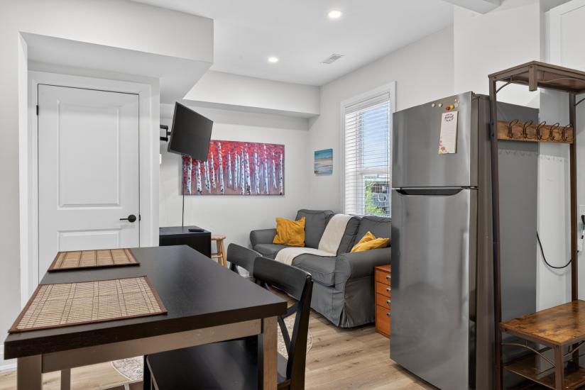 Property listing for 11 Barnesdale Ave. N., Hamilton, ON