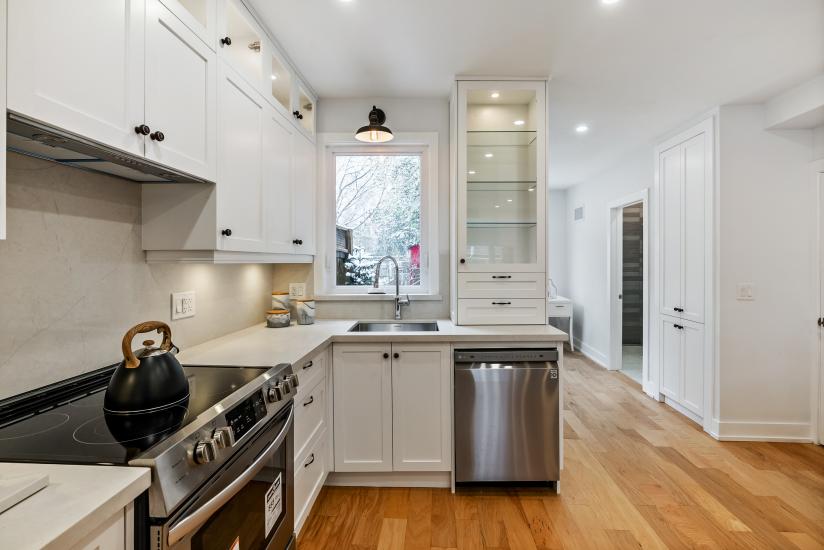 Property listing for 24 Norway Ave, Hamilton, ON