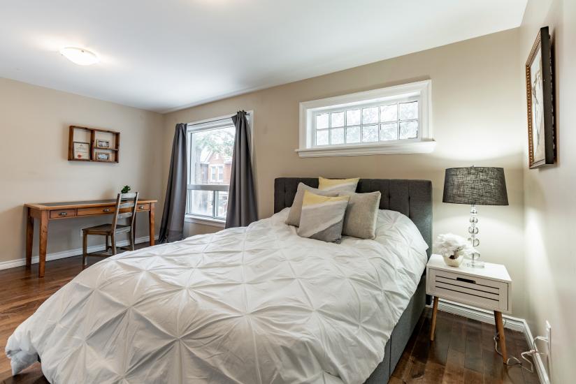 Property listing for 9 Blythe St., Hamilton, ON