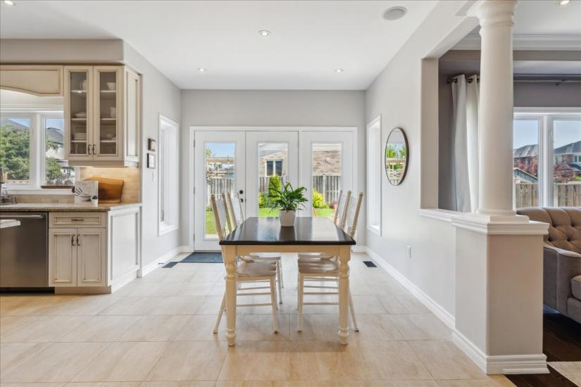 Property listing for 60 Pumpkin Pass, Binbrook, ON