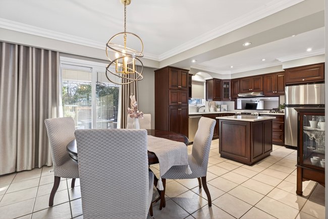 Property listing for 35 Shalfleet Blvd., Brantford, ON