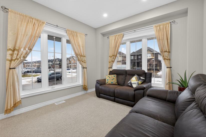 Property listing for 79 Dolomiti Crt., Stoney Creek, ON