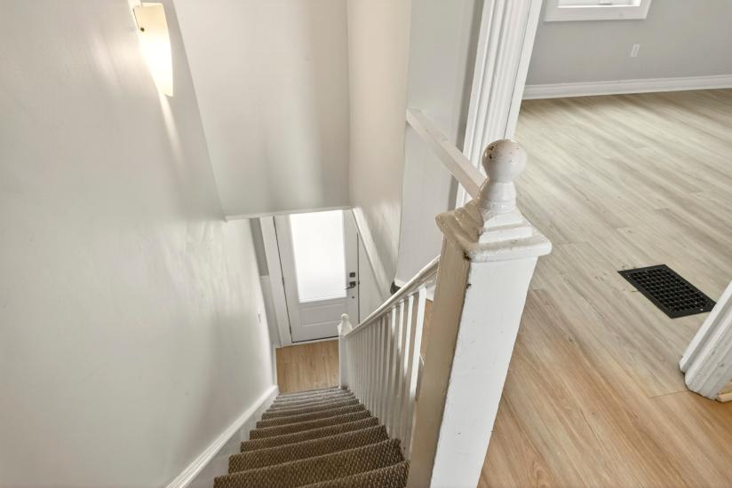 Property listing for 1236 Cannon St. E., Hamilton, ON