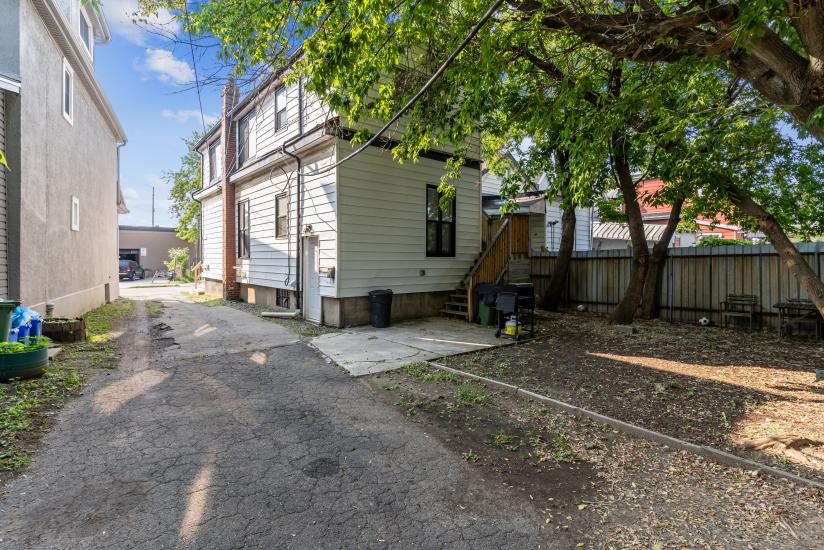 Property listing for 14 Fairview Ave, Hamilton, ON
