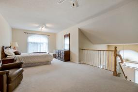 Property listing for 22 Red Haven Dr., Grimsby, ON