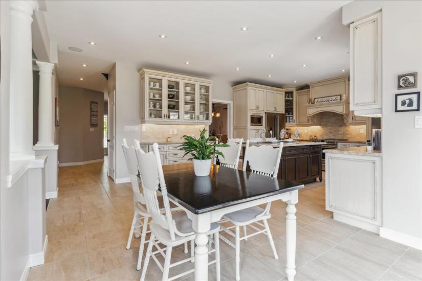 Property listing for 60 Pumpkin Pass, Binbrook, ON