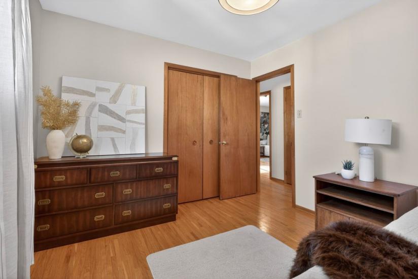 Property listing for 624 Seventh Ave., Hamilton, ON