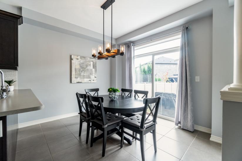 Property listing for 124 Springview Dr., Waterdown, Ontario