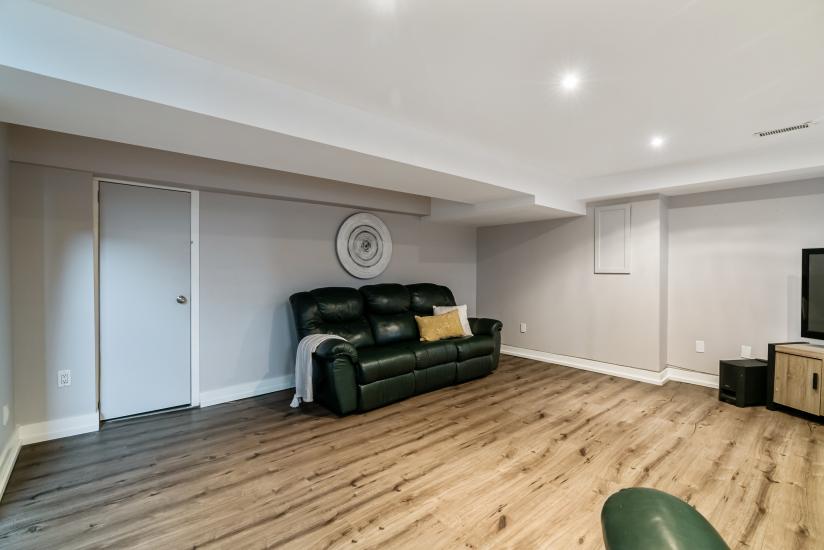 Property listing for 20 Ackland St., Hamilton, ON