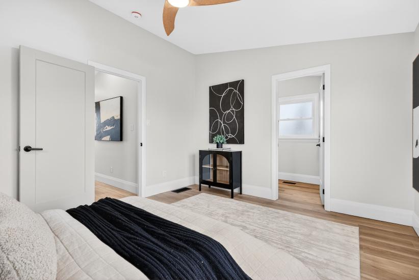 Property listing for 330 East 15th St, Hamilton, ON