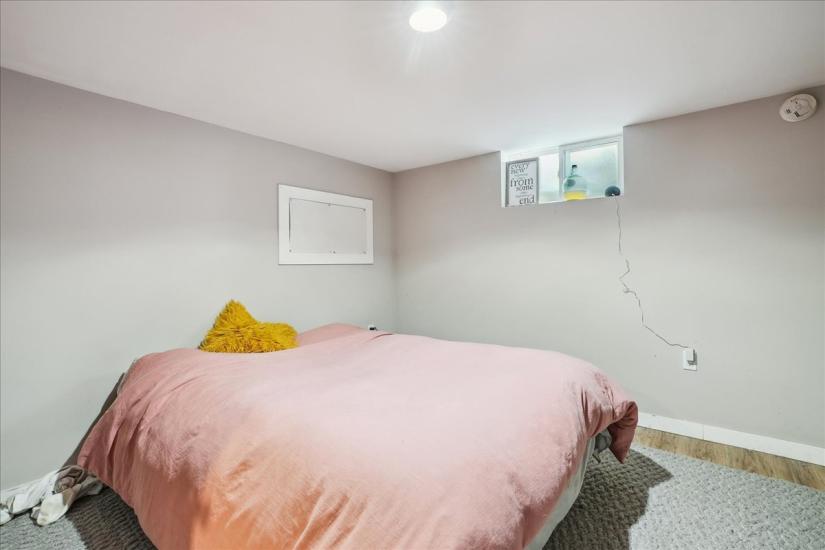 Property listing for 63 Pelham Rd., St. Catharines, ON