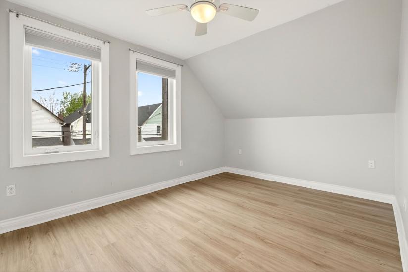Property listing for 1236 Cannon St. E., Hamilton, ON