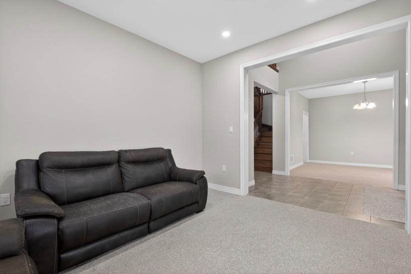 Property listing for 79 Dolomiti Crt., Stoney Creek, ON