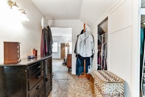 Property listing for 315 Park St. W., Dundas, Ontario