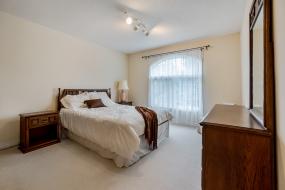 Property listing for 22 Red Haven Dr., Grimsby, ON