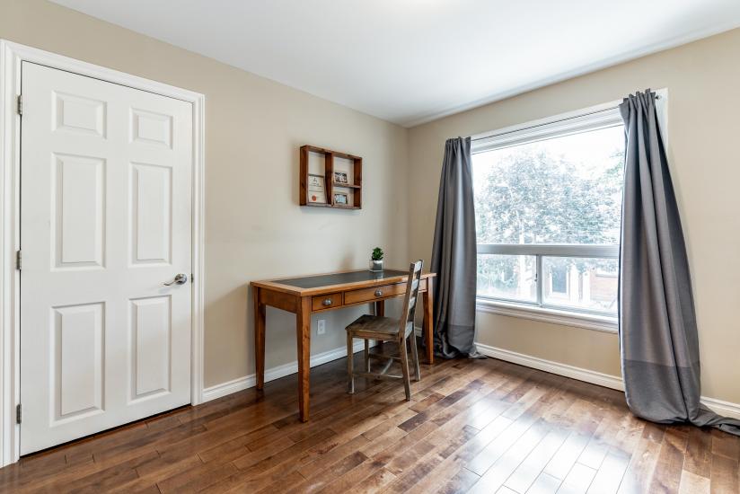 Property listing for 9 Blythe St., Hamilton, ON