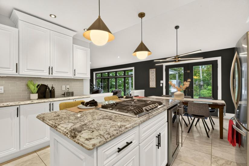 Property listing for 667 Sandcherry Dr., Burlington, ON