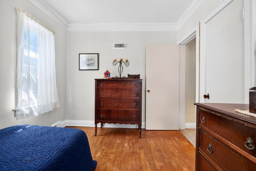 Property listing for 109 Linwood Ave., Port Colborne, ON