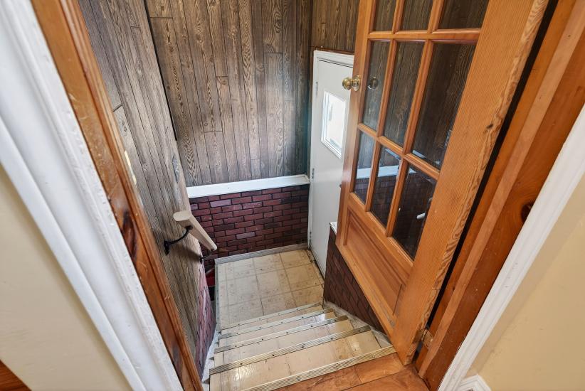 Property listing for 663 Tate Ave., Hamilton, ON