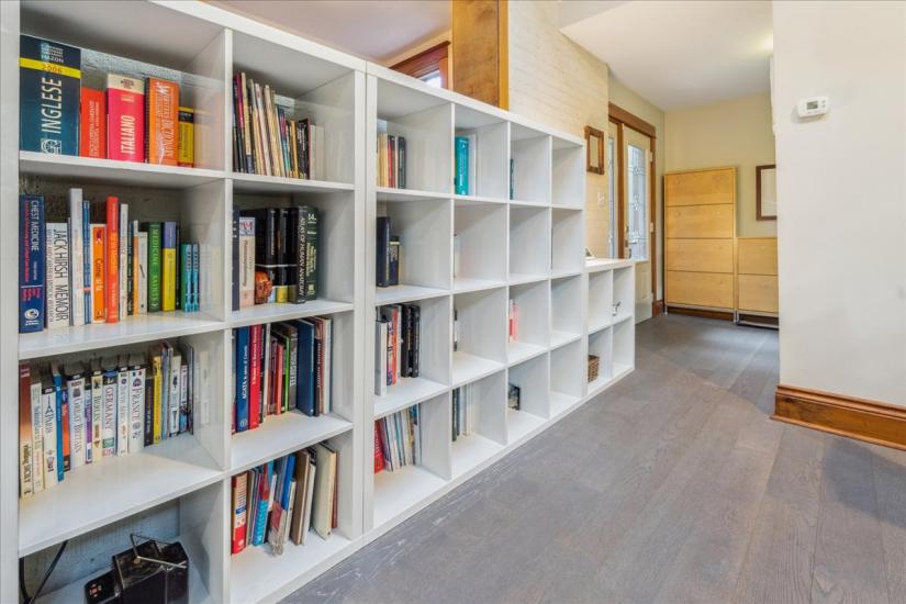 Property listing for 160 Dalewood Cres., Hamilton, ON