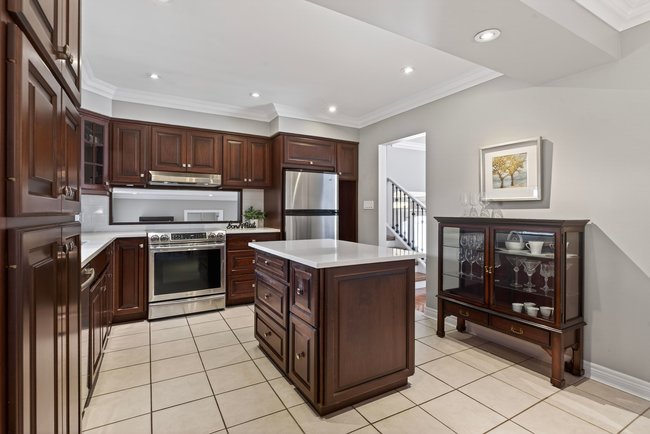 Property listing for 35 Shalfleet Blvd., Brantford, ON