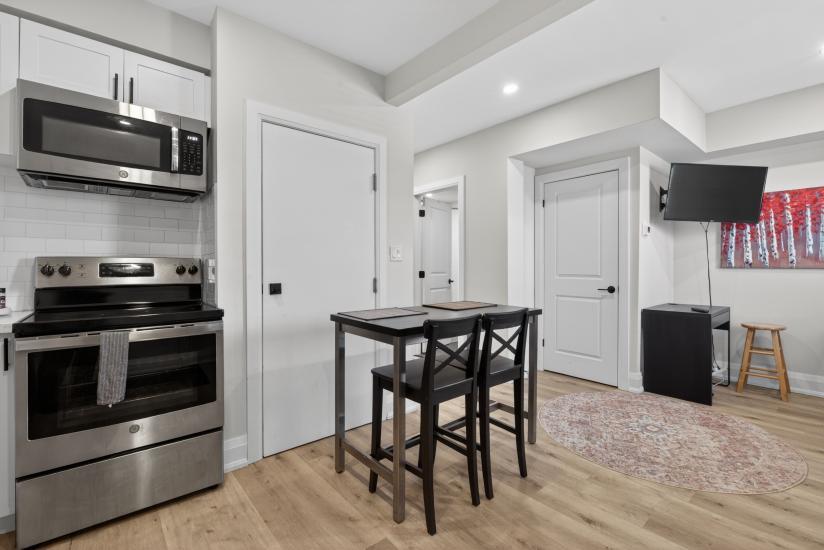 Property listing for 11 Barnesdale Ave. N., Hamilton, ON
