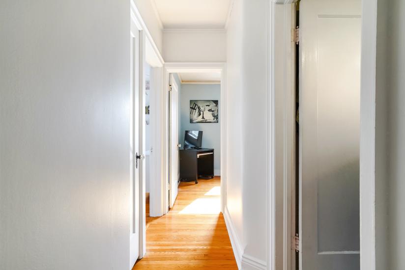 Property listing for 85 Hyde Park Ave, Hamilton, ON