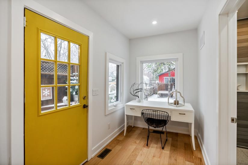 Property listing for 24 Norway Ave, Hamilton, ON