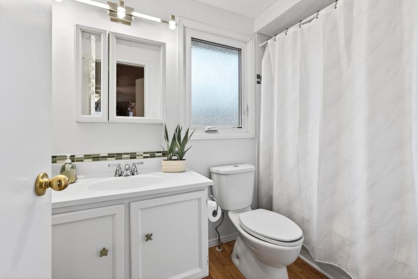 Property listing for 103 Turnbull Rd., Dundas, ON