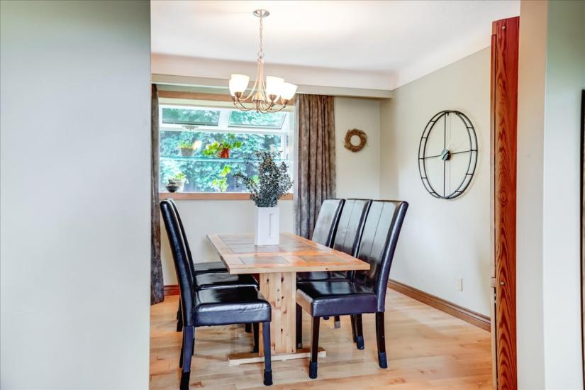 Property listing for 607 Iroquois Ave., Ancaster, ON