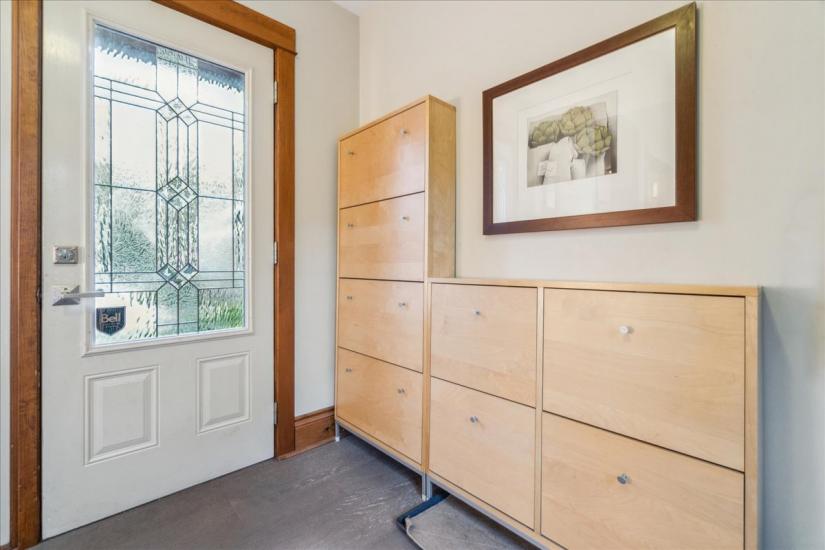 Property listing for 160 Dalewood Cres., Hamilton, ON
