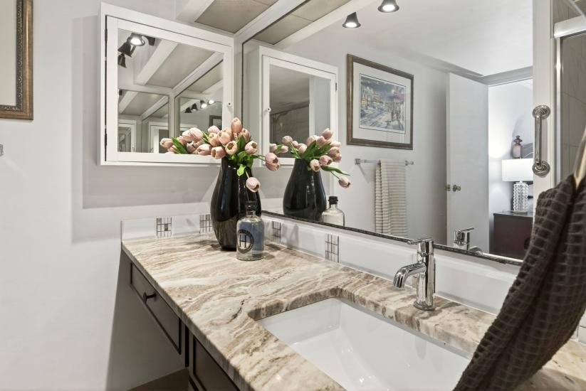 Property listing for #1003-222 Jackson St. W., Hamilton, ON