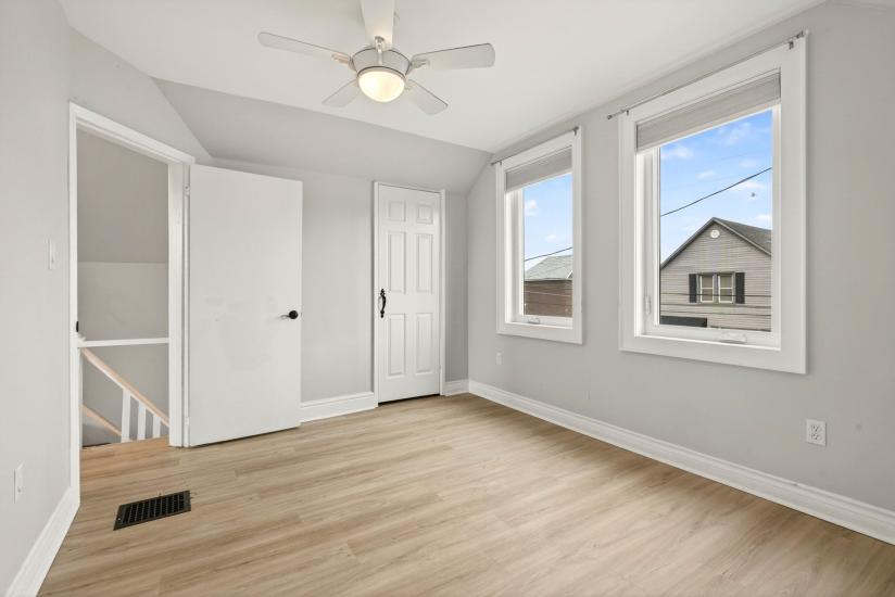 Property listing for 1236 Cannon St. E., Hamilton, ON